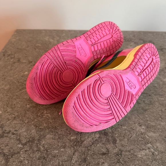 Nike  Women’s Pink and Green Sneakers - Picture 4 of 6